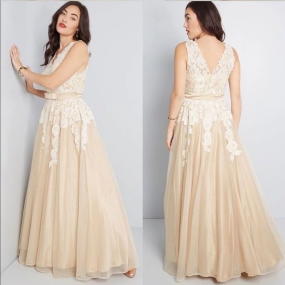 ModCloth Memorable Magic Wedding Gown - Picture 11 of 12